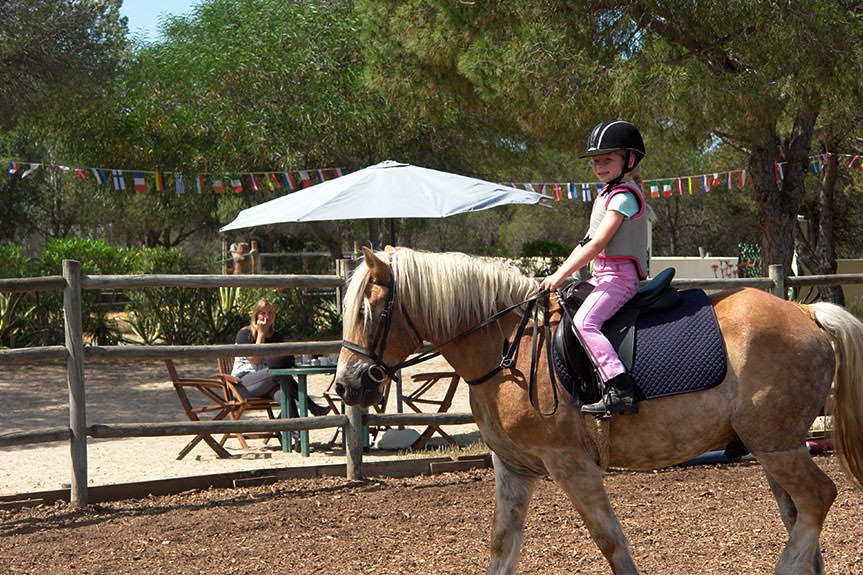 Horse Riding for Young Riders - Équitation