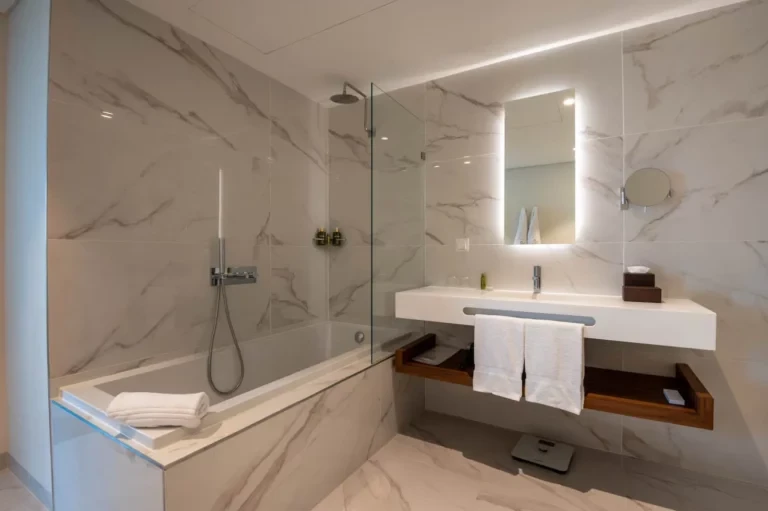 Martinhal Oriente 1-bedroom Deluxe Apartment Bathroom